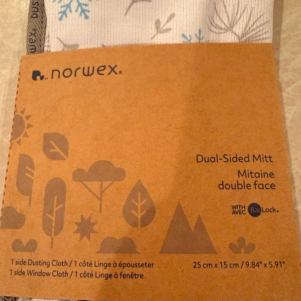 Norwex Dual-Sided Mitt with Blue and White Design - Picture 2 of 4